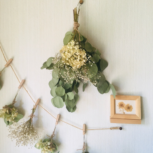 ドライフラワー スワッグ ユーカリポポラス カスミソウとアナベルで