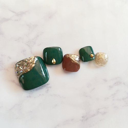 再販♡RUNA♪フットネイル♡ダークグリーン×ブラウン♡ミラー