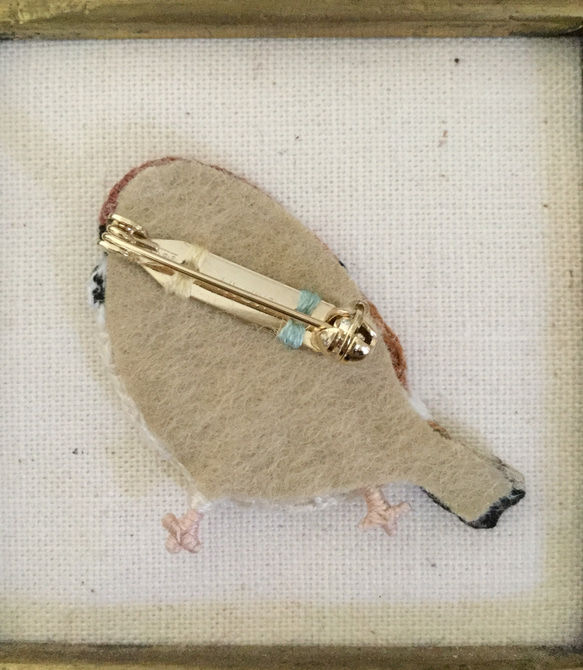 すずめ（斜め前）☆鳥の刺繍ブローチ #2 4枚目の画像