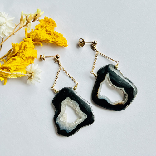 天然石☆超大粒アゲートドゥルージーのピアス14kgf 14kgf ドゥルージーアゲート ジオード スライス ピアス ブラック