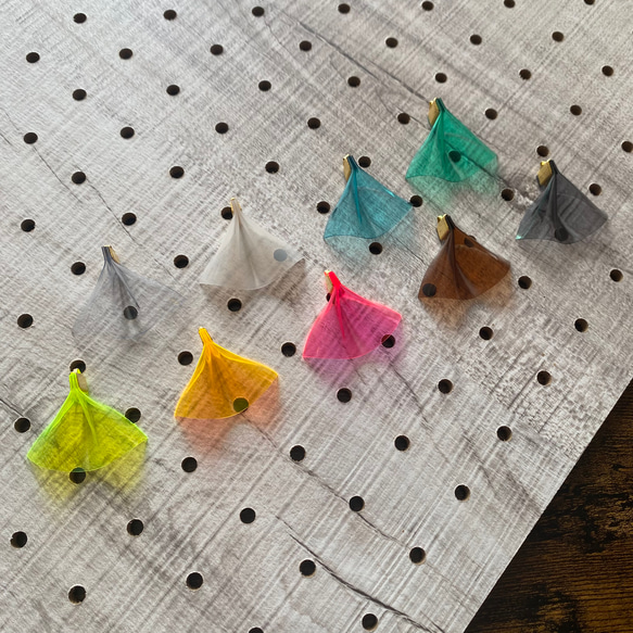 2個セット〉PVCクリアタッセルチャーム【ゴールド金具】ハンドメイド