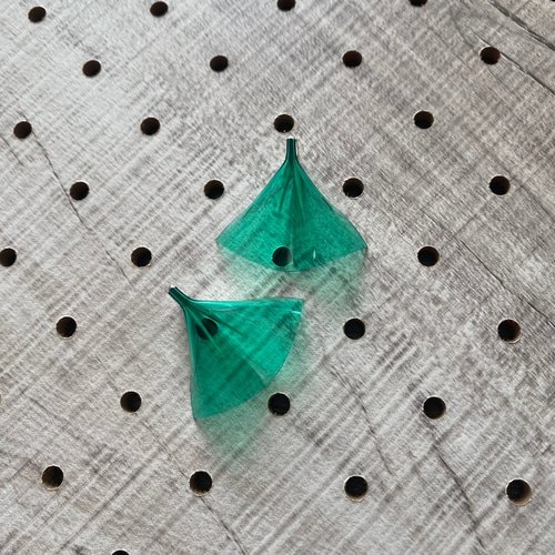 2個セット〉PVCクリアタッセルチャーム【シルバー金具】ハンドメイド