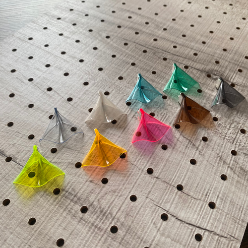 2個セット〉PVCクリアタッセルチャーム【シルバー金具