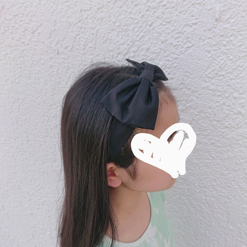 送料無料】キッズ用 大きなリボンのかわいいヘアバンド 黒 ヘアバンド