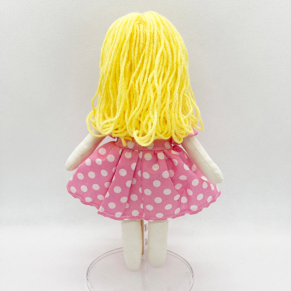 布人形　水玉のワンピースの女の子　身長２０．５ｃｍ 3枚目の画像