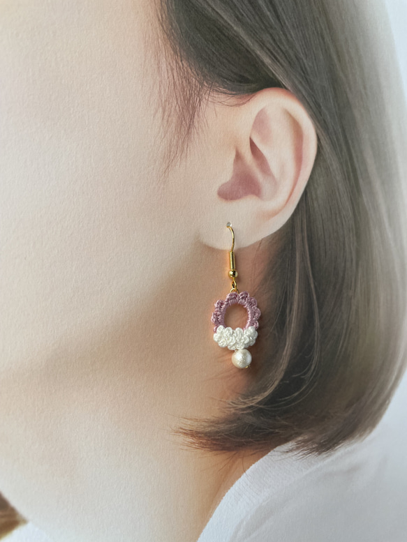 ふわふわレースの花編みピアス.イヤリング 4枚目の画像