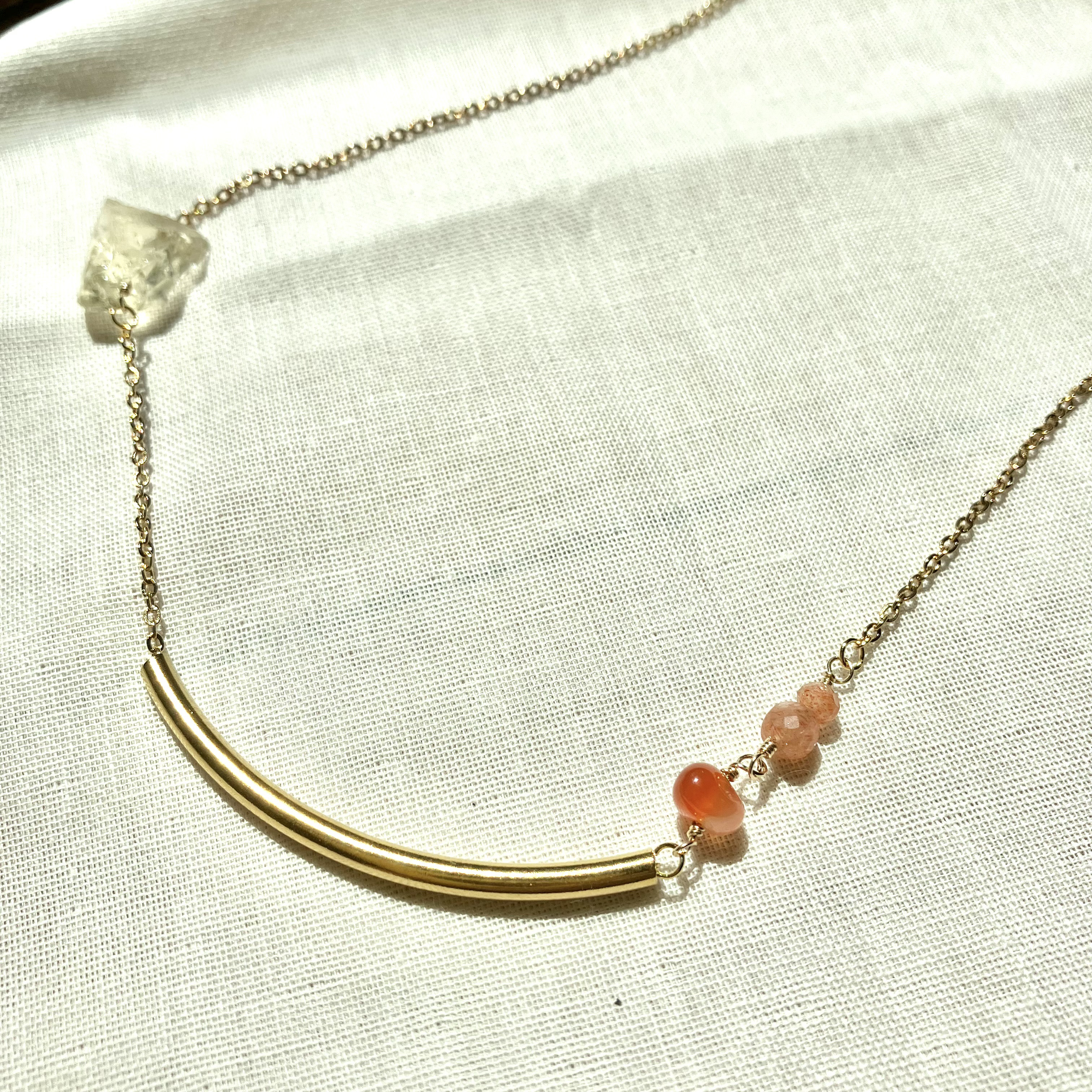獅子座のお守り星座石ロングネックレス 天然石　オレンジ　ゴールド　シトリン　原石　ギフト　鉱石　夏　秋　冬