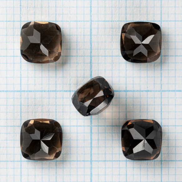 宝石質スモーキークォーツAAA　ルース　スクエアファセットカット6×6mm 3枚目の画像