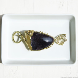 ブラッドショット アイオライト フィッシュ チャーム / Iolite Fish charms 6枚目の画像