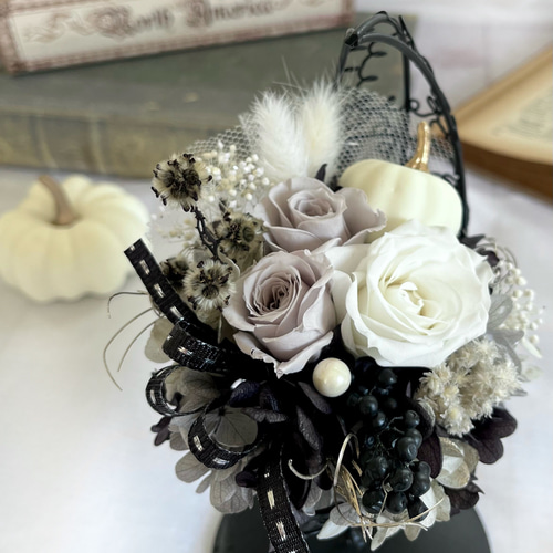 ハロウィン早割り】シックな大人のハロウィンアレンジ プリザーブド