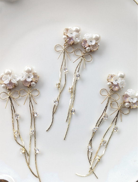 ウェディング カラードレスに ピンクベージュ りぼん イヤリング