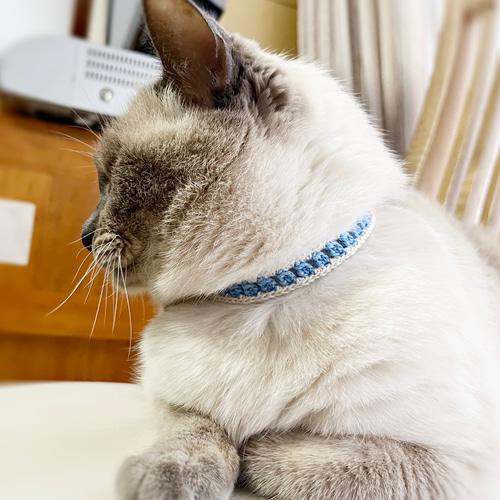 軽くてやわらかいレース編みの猫首輪〜青と白のダイヤ柄透かし