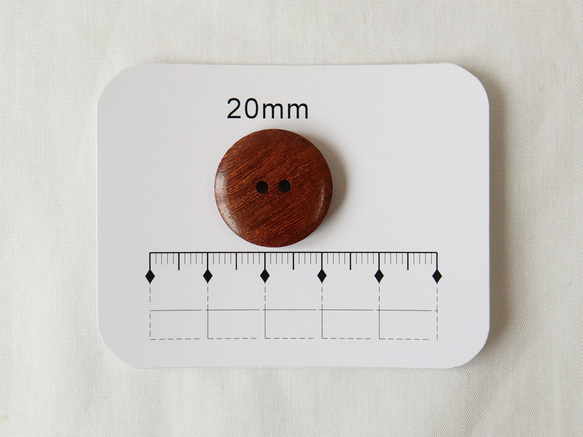 紫檀の木ボタン～碁石型～　20mm　3個入り【天然素材】 7枚目の画像