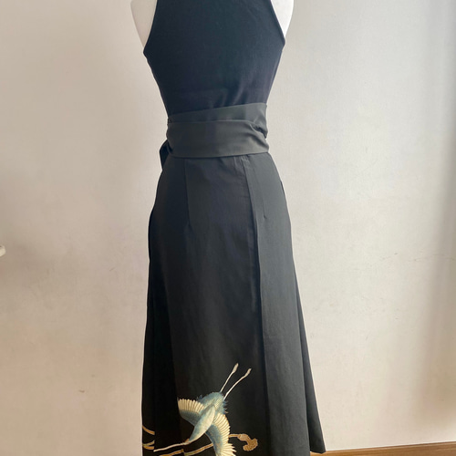 着物リメイク 黒留袖 紋入り 鳥柄刺繍 バード 巻きスカート