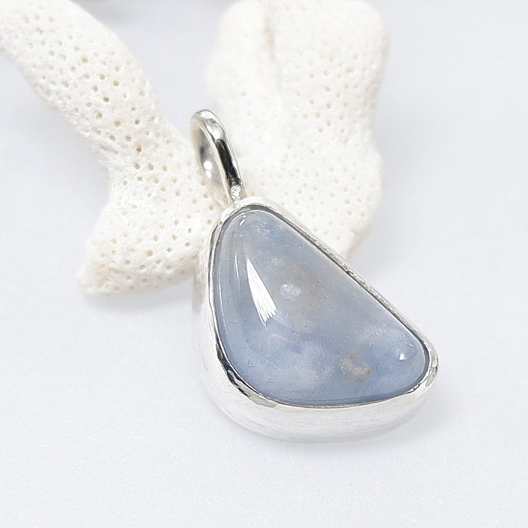 デュモルチェライトインクォーツのペンダント　/dumortierite in quartz 5,694円