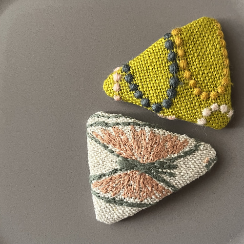 ミナペルホネン三角パッチンピン