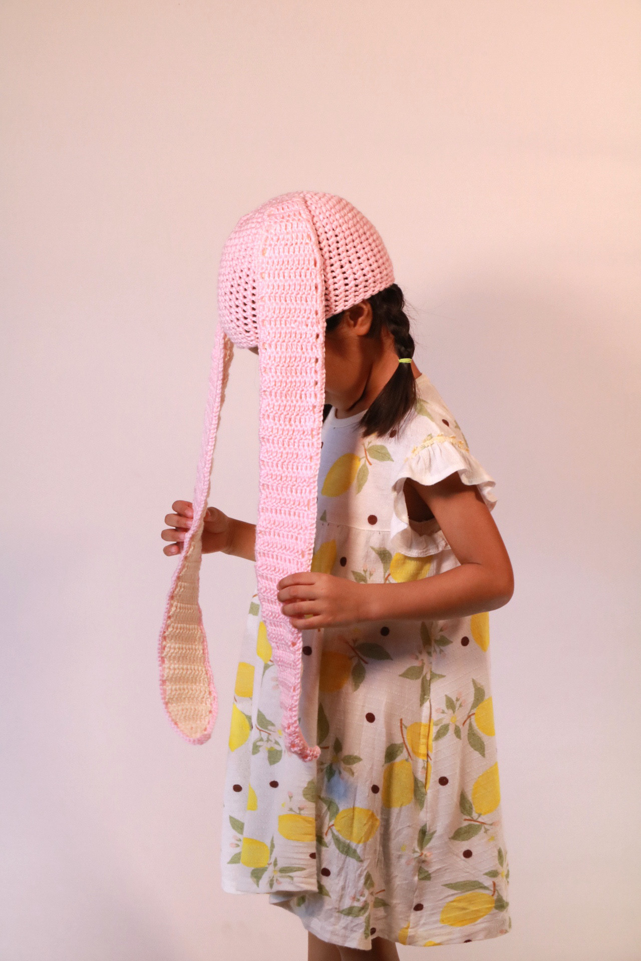 おミミの長ーいうさぎさんニット帽子（子ども用）ピンク