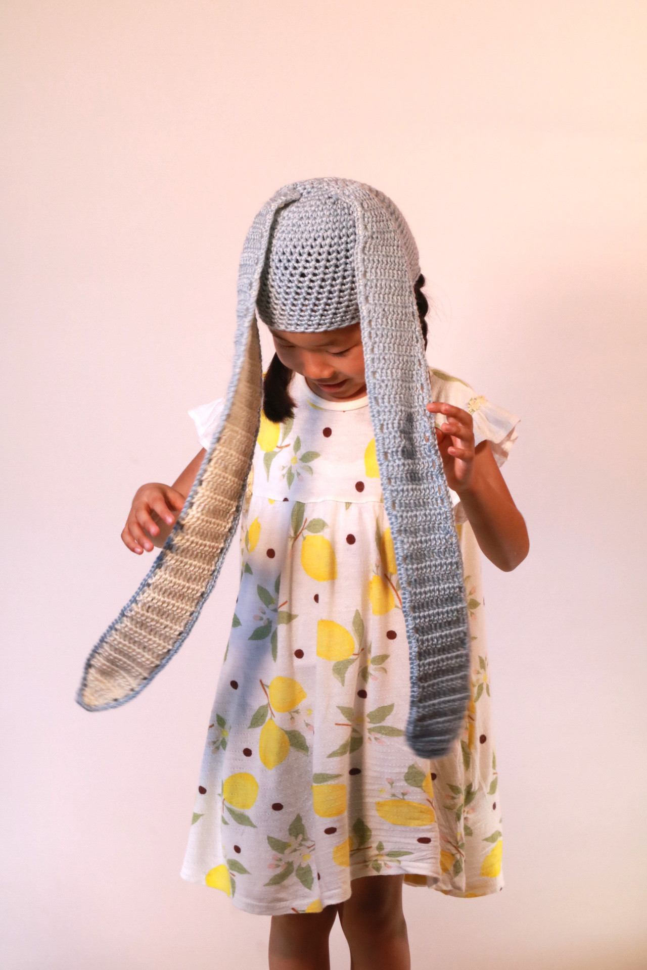 おミミの長ーいうさぎさんニット帽子（子ども用）ブルー