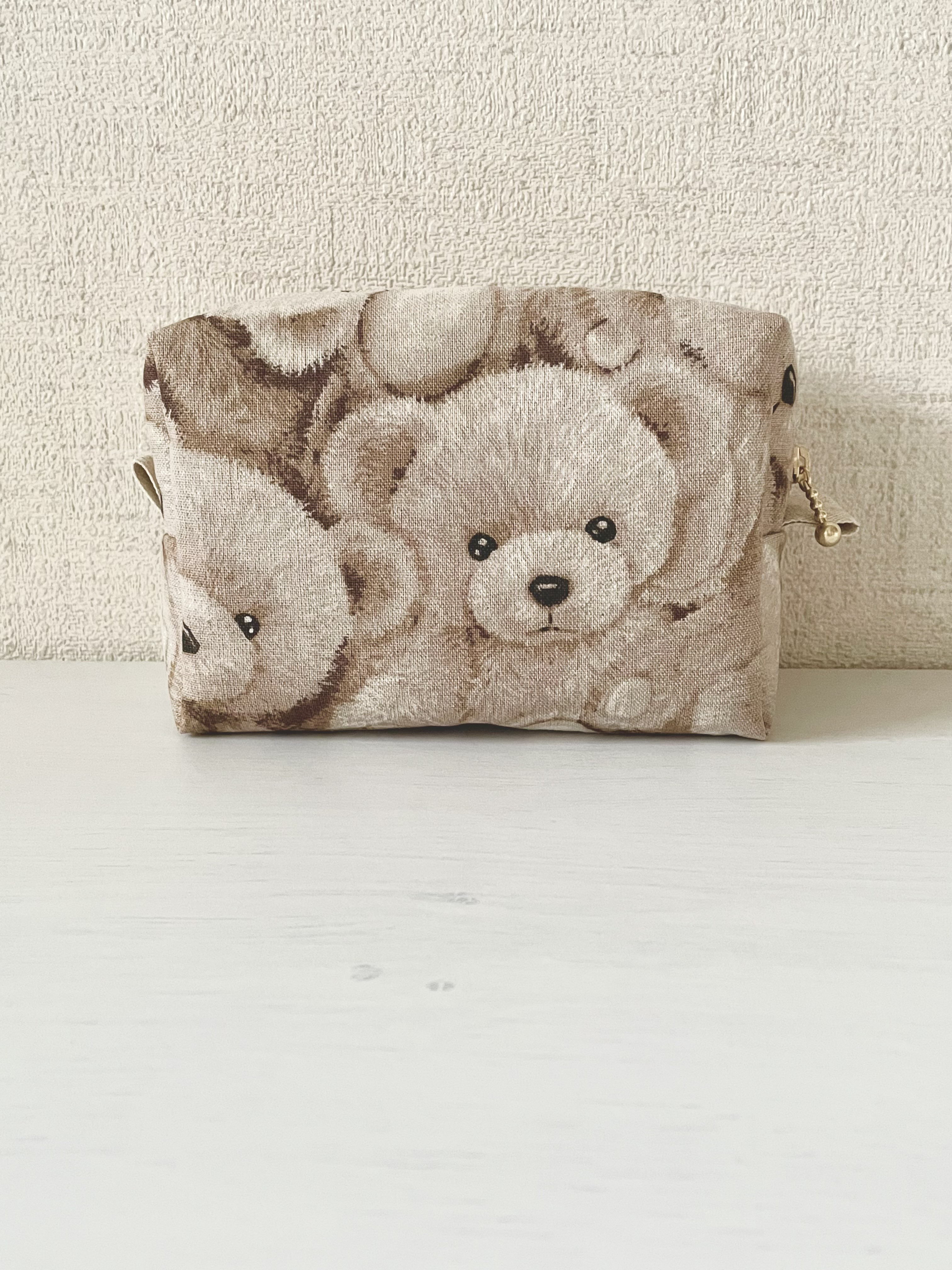 美品MCMクマ型ポーチ