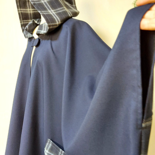 背中切替 ネイビーとチェックのポンチョ ～ 良質生地 ジャケット