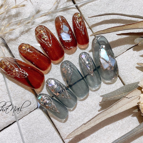 アシンメトリーネイル 秋ネイル クリアカラー くすみカラー 大人ネイル