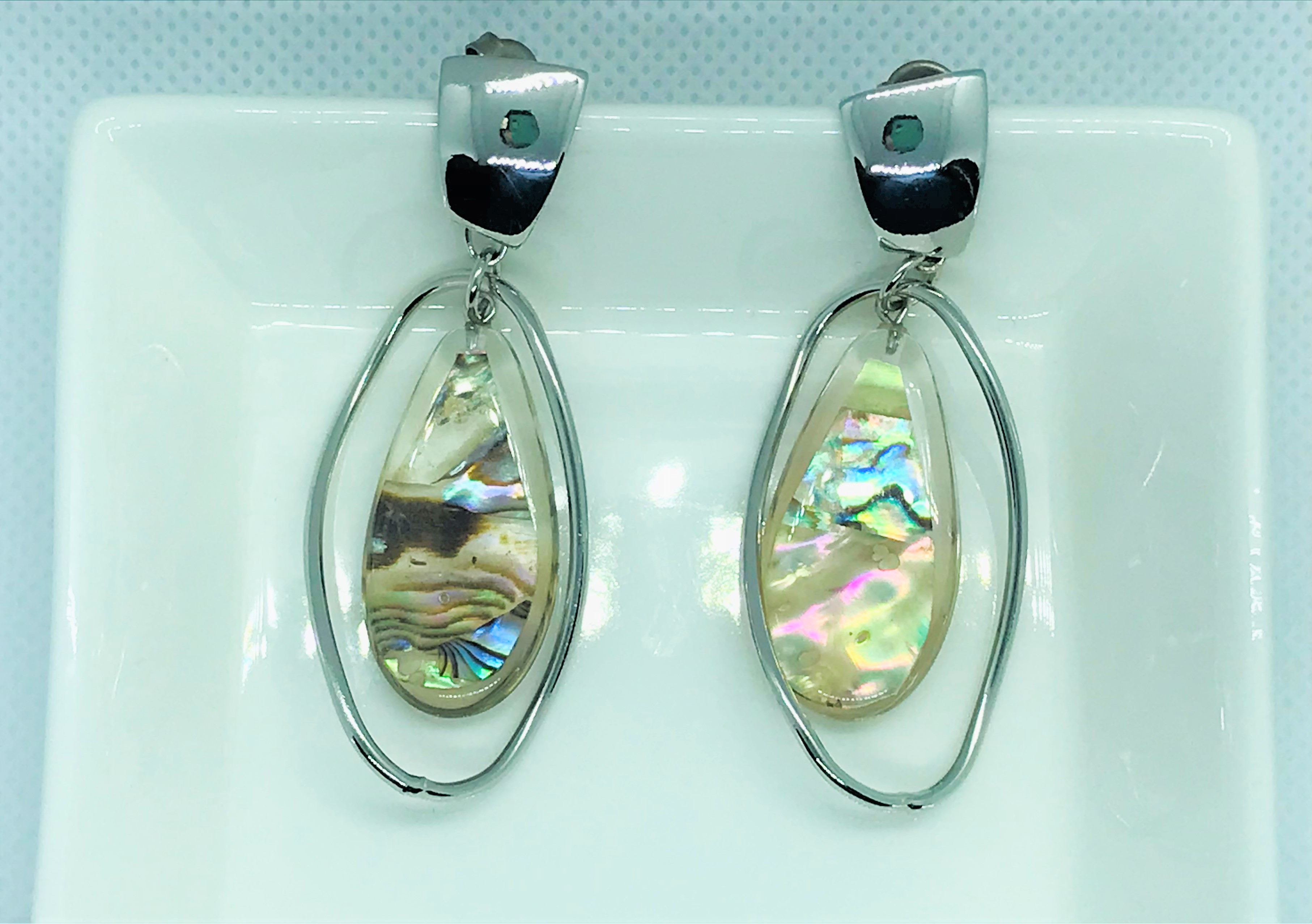 シェルビーズのピアス