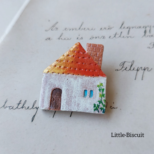光輝くお家のブローチ《煙突》 ブローチ Little・Biscuit 通販｜Creema 