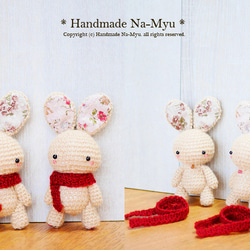 ★即日発送★fabric&wool★ マフラー取り外し可能・ウサギちゃん（ベージュ）立ち姿・約11cm／Mサイズ 1枚目の画像