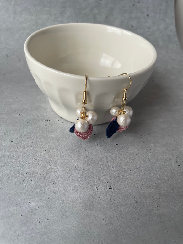 レース編みの葉っぱとコットンパールーピアス.イヤリング 4枚目の画像