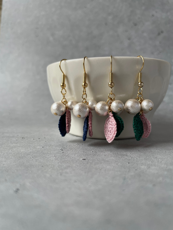 レース編みの葉っぱとコットンパールーピアス.イヤリング 10枚目の画像