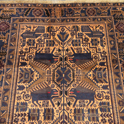 アンティークの風合い美しい部族絨毯　アフガニスタン　トライバルラグ　ヴィンテージ手織り絨毯　116x210cm　＃448 3枚目の画像