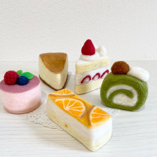 受注制作】羊毛フェルトのケーキ屋さん その他置物 もちごめ