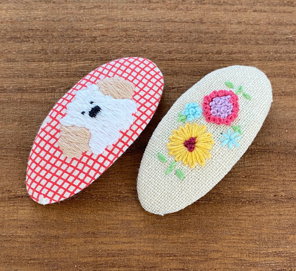 刺繍パッチンピン  2個セット  お花  犬 ワンちゃん 1枚目の画像