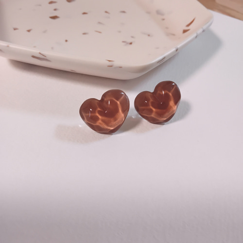 キラキラ透き通るゆれるカボションピアス/イヤリング ハートの水面 