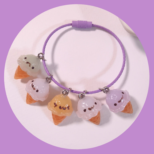 11/30まで受注※ ハッピーハロウィン☆おばけアイスちゃんキーホルダー 