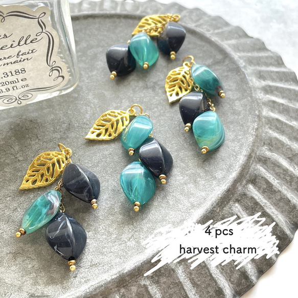 ４pcs★ charm・harvest marble  black（リーフ付タッセルチャーム） 1枚目の画像