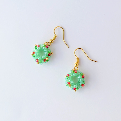 クリスマスリースのイヤリング・ピアス イヤリング・ノンホールピアス