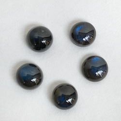 【1個】ブラックラブラドライト　6×6mm 　ラウンド　カボション　マダガスカル産　宝石質　ダークブルー 1枚目の画像