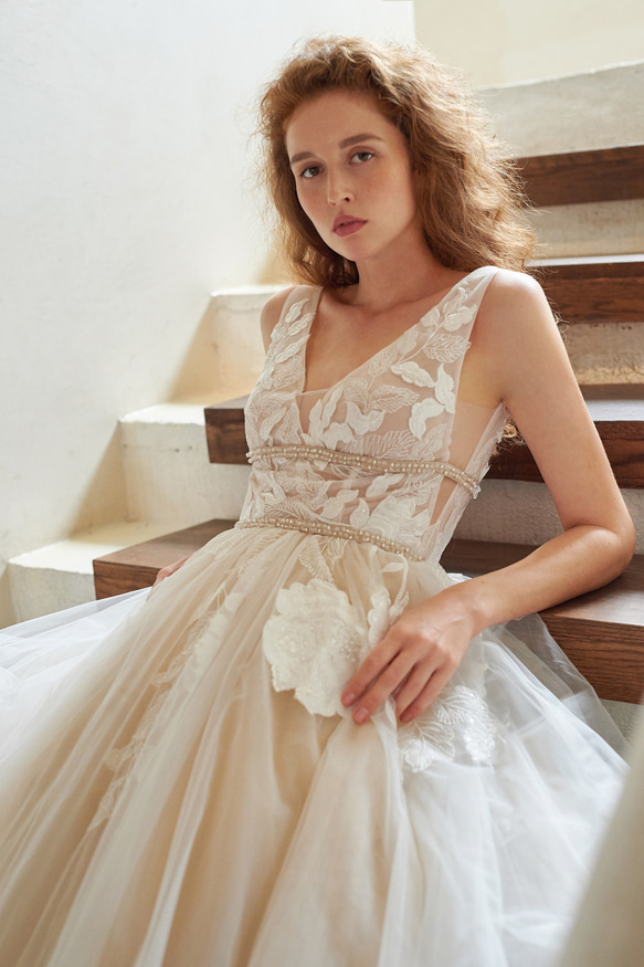 ドレスプロダクションリーフ刺繍 Vネック スレンダードレス