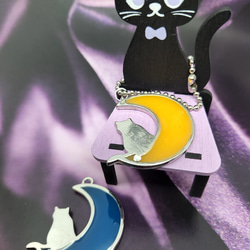 【UVレジン】魔女と猫と月のキーホルダー 3枚目の画像