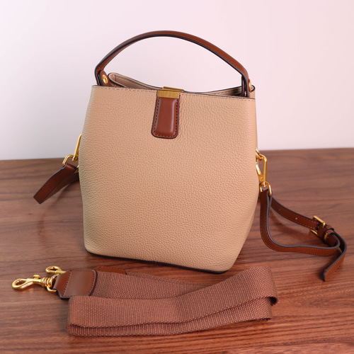 宅配便送料無料 革のトートバッグ（特大） タンニン鞣 シンプルDesign