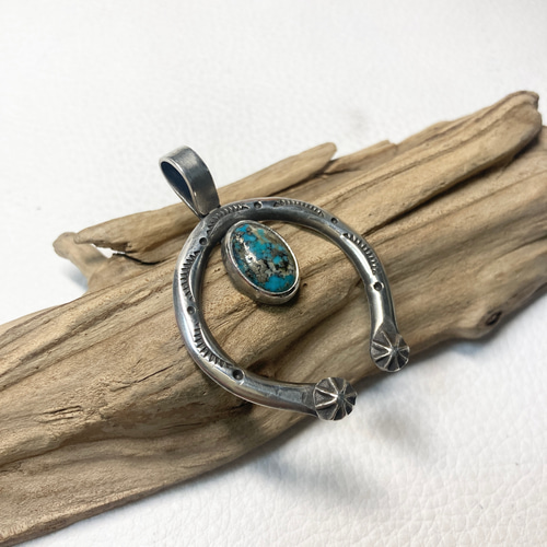 キングマン　ターコイズ　ナジャ　シルバー　ネックレス　#インディアンジュエリー キングマン ターコイズ ナジャ シルバー ネックレス ペンダント