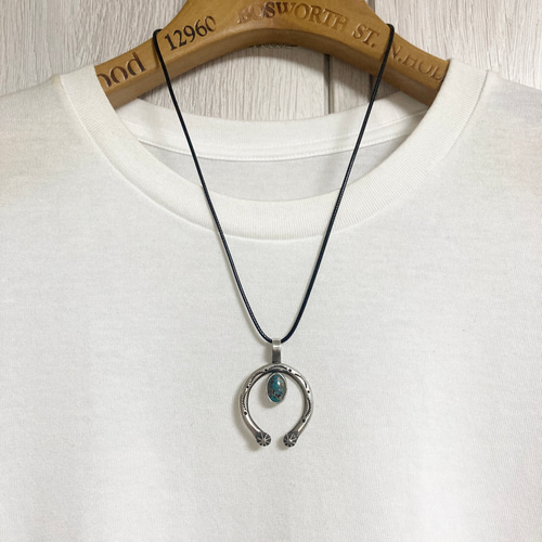 キングマン ターコイズ ナジャ シルバーネックレス ペンダント