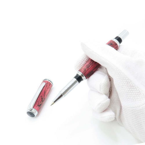 木製の水性ボールペン 回転式キャップ（赤 ピンク 染めたタマリンド  