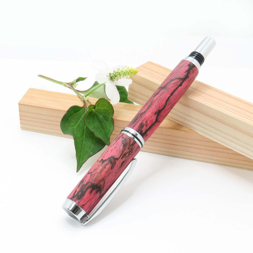 木製の水性ボールペン 回転式キャップ（赤 ピンク 染めたタマリンド  