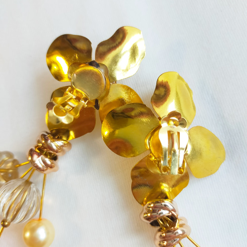 ゴールド 花びら 花 フラワー 大ぶり イヤリング ピアス ハンドメイド