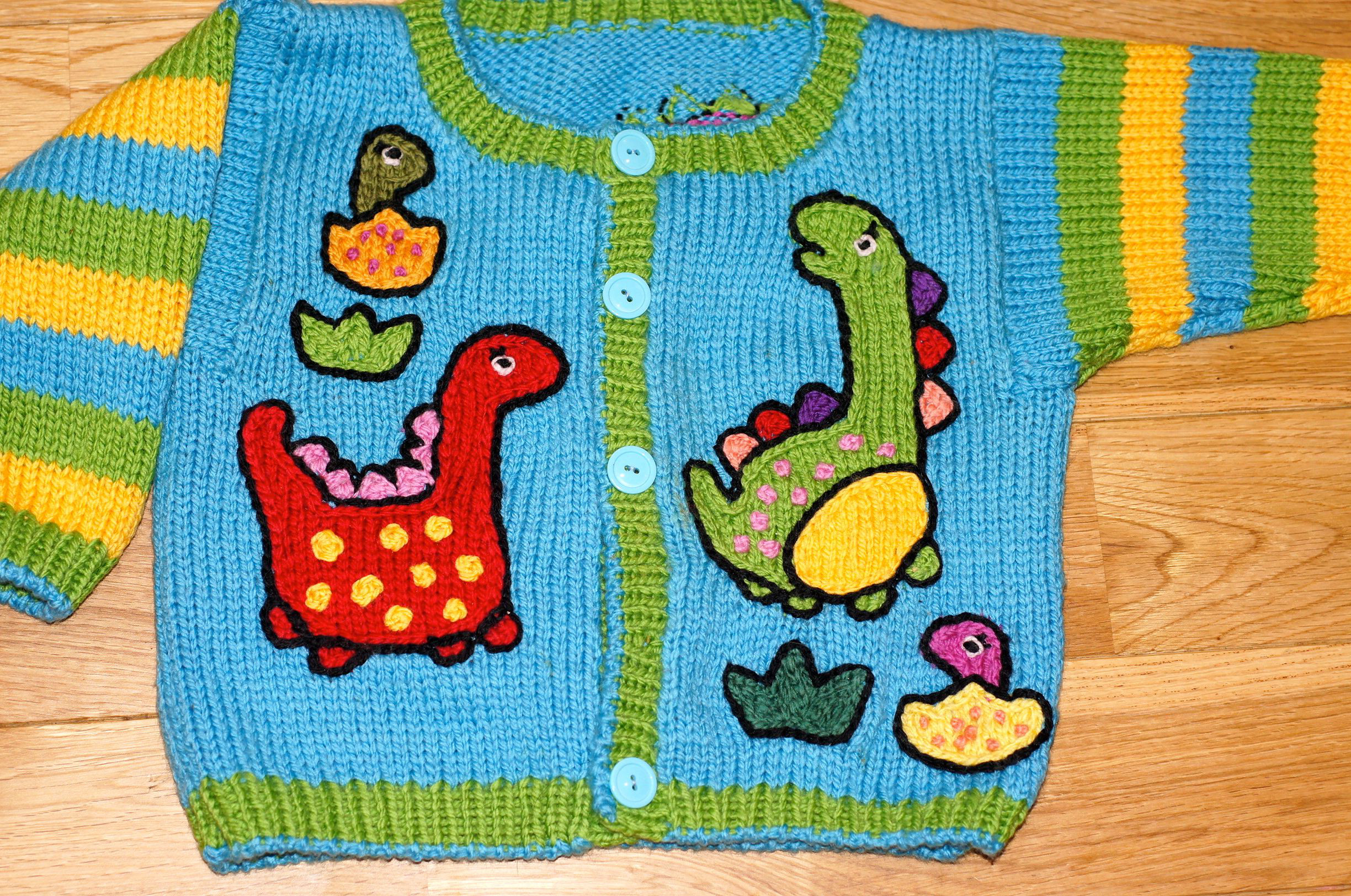 秋冬・恐竜のちびっこカーディガン　100〜110cm