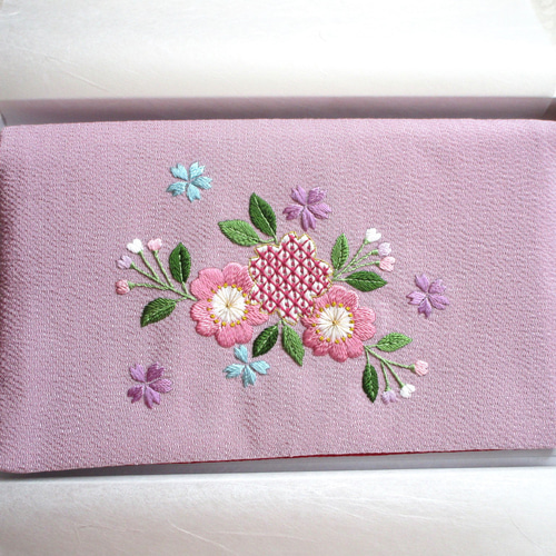 日本刺繍【桜の舞】桜の花の袱紗 ◇薄藤色◇ 刺繍 手刺繍 花刺繍 伝統
