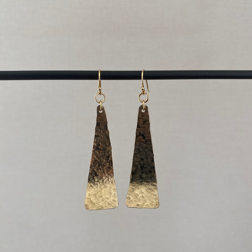 真鍮ピアス【正三角形＋ウェーブ】 ピアス（その他） 休日彫金師 通販
