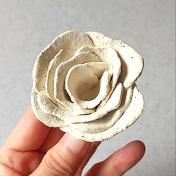 陶の一輪挿し(試験管1本付)【アンティーク風の白いバラ】 8枚目の画像
